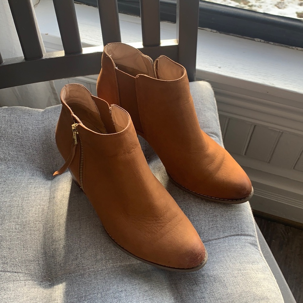 Vionic booties, 2.5” wooden heel, 10 wide